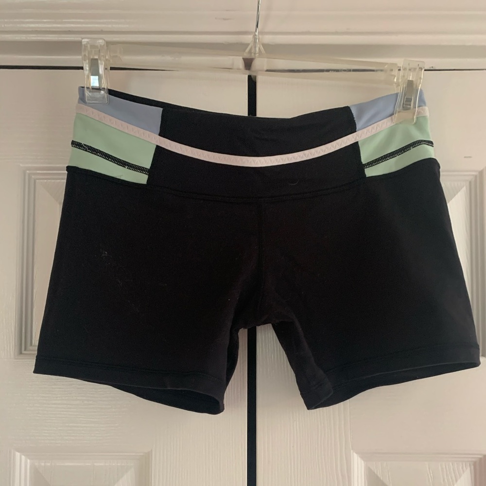 Lululemon Reverse Groove Shorts